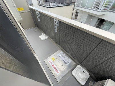 【バルコニー】 | ウィン淡路駅前 | お洗濯にも便利なバルコニー付き