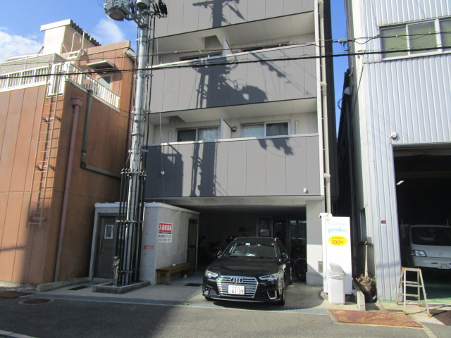 東大阪市長田東１丁目の一棟マンションの外観