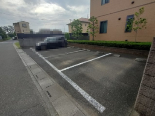 エルガーデンⅡの駐車場