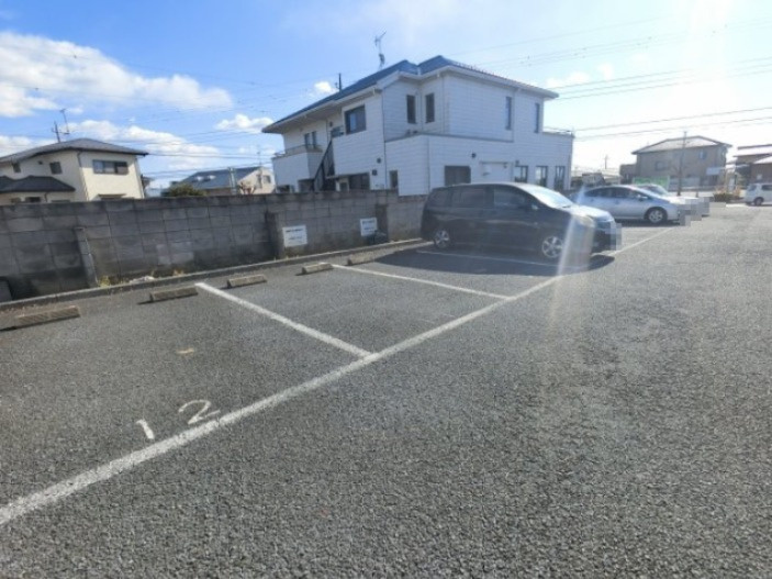 【駐車場】
