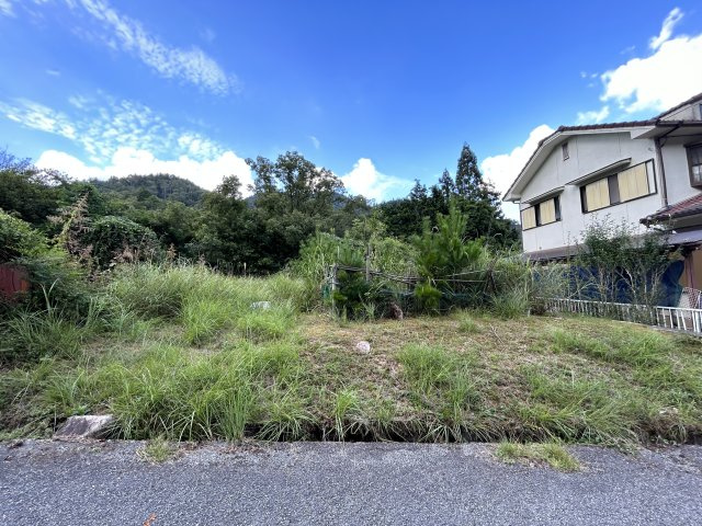 緑豊かな住環境◆敷地約６０坪◆南西向き◆現況更地◆建築条件無し売土地◆亀岡市畑野町千ケ畑クルビ谷