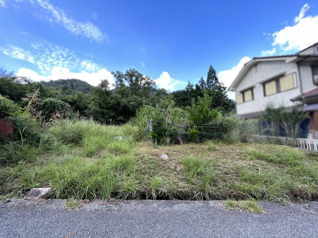 緑豊かな住環境◆敷地約６０坪◆南西向き◆現況更地◆建築条件無し売土地◆亀岡市畑野町千ケ畑クルビ谷
