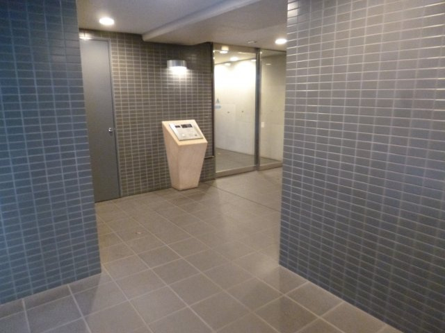 イプセ府中のロビー