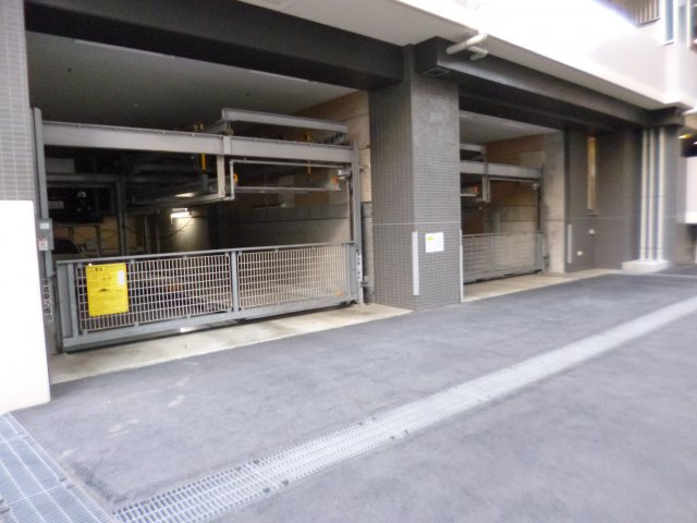 イプセ府中の駐車場