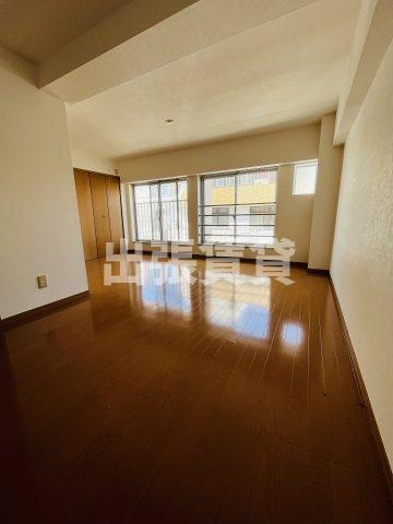 仲介手数料0円！中駒新栄レオンビルの居間・リビング