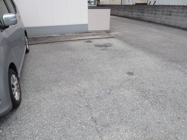 マンションサエイの駐車場