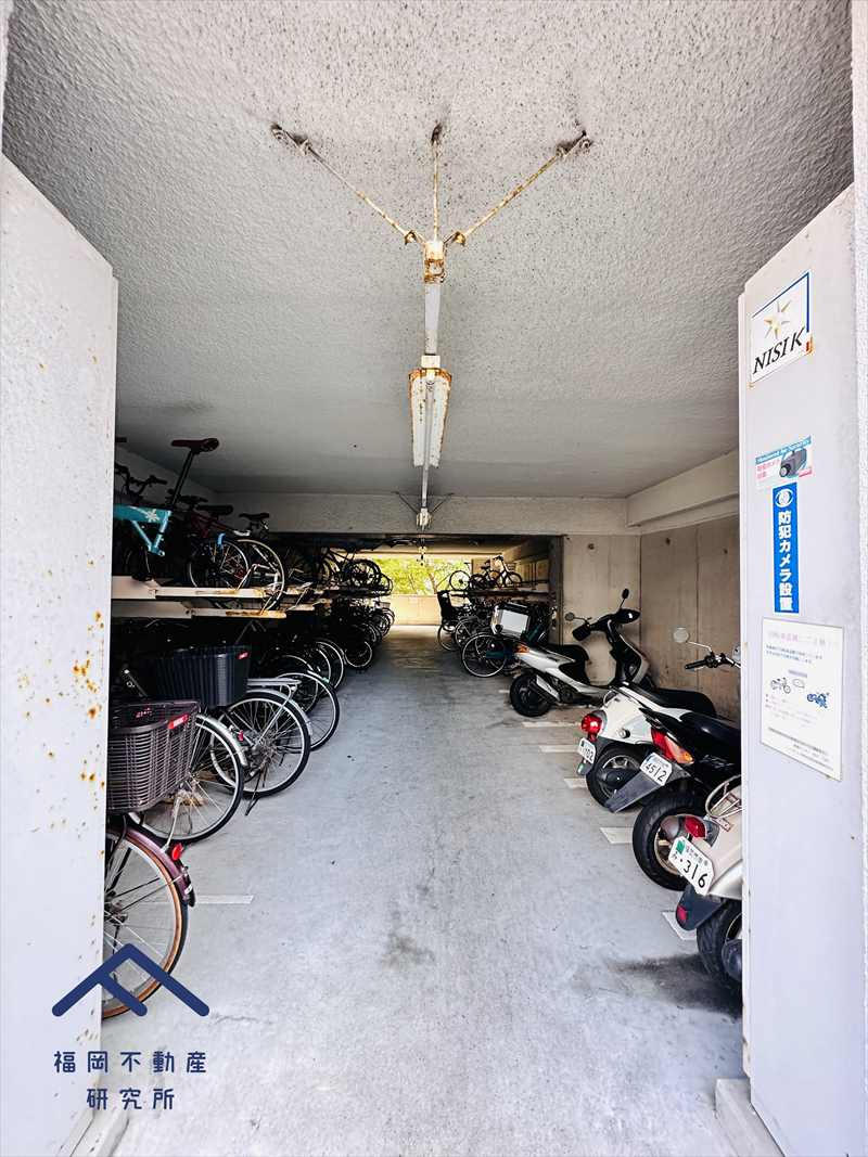 レークヒルズ野多目1番館Bの駐車場