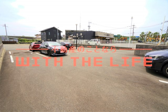 セジュール光【キャッシュバック対象物件】の駐車場|カースペースがあります