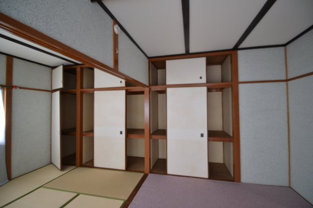 西本アパートの収納