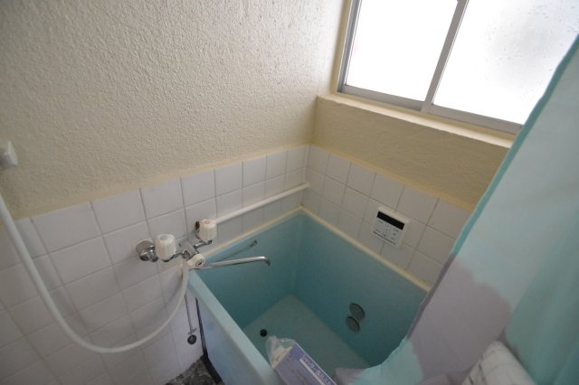 西本アパートの浴室