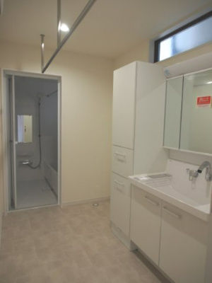 【独立洗面台】 | 泉田4丁目新築戸建② | 収納付きの洗面台で脱衣所はいつもすっきり。