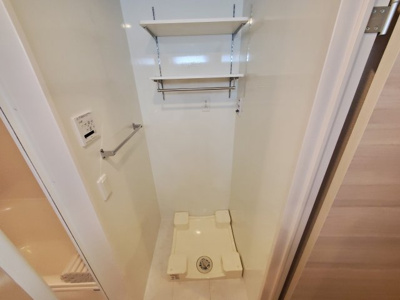 【洗面所】 | リヴィエールⅠ | 広い洗面スペース