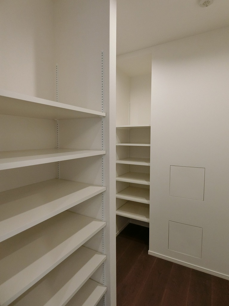 港区三田２丁目の賃貸マンションのその他|シューズインクローゼット