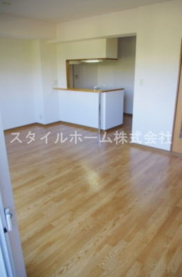 【居間・リビング】 | ウィンフィールド弥生 | 別部屋写真です。