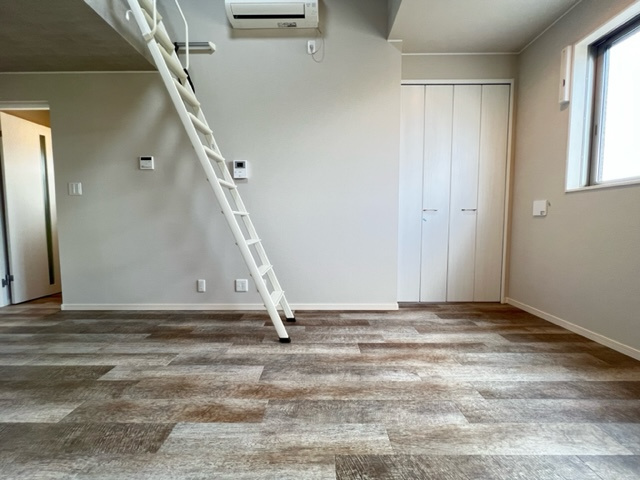 ＮＥＯＧＡＲＥ初芝の洋室