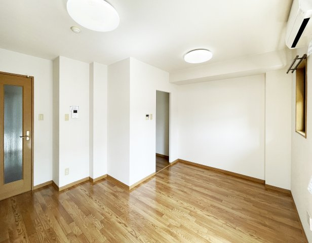 フォブール佐古　B棟の居間・リビング