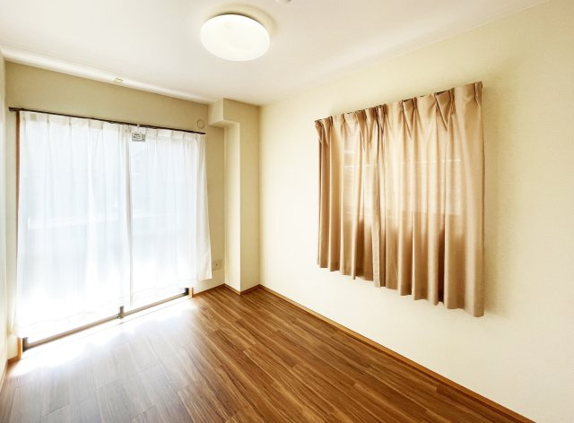 フォブール佐古　B棟の居間・リビング