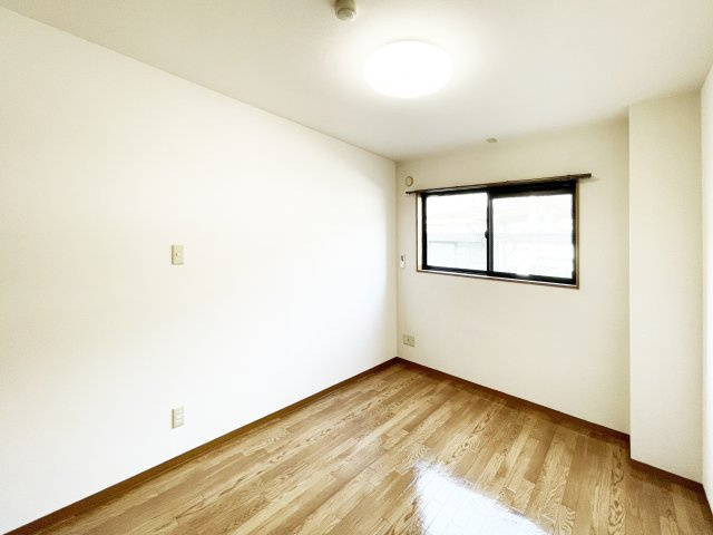 フォブール佐古　B棟の居間・リビング