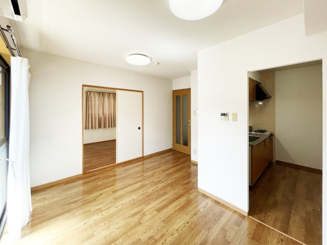 フォブール佐古　B棟の居間・リビング