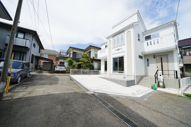 【横浜市瀬谷区宮沢１丁目25-17新築戸建て】★仲介手数料無料★（原小学校・原中学校）の前面道路含む現地写真