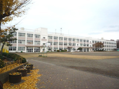 大和市立深見小学校まで850ｍ