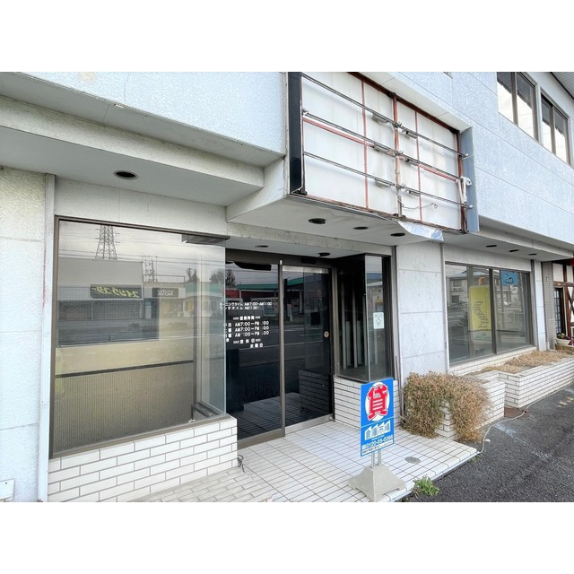 大垣市上面４丁目の店舗一部のエントランス