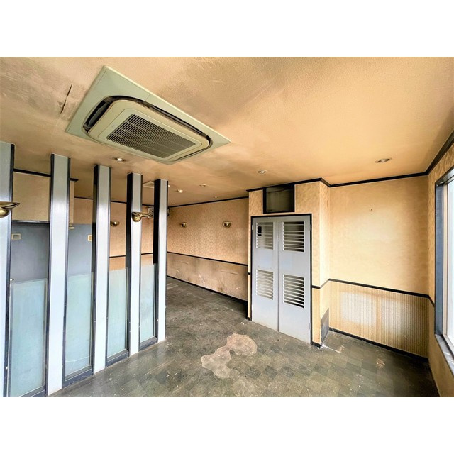 大垣市上面４丁目の店舗一部の内装