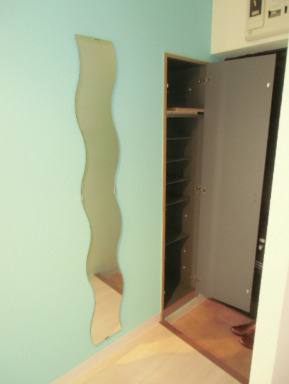 シャロム国分の玄関|収納もある玄関です