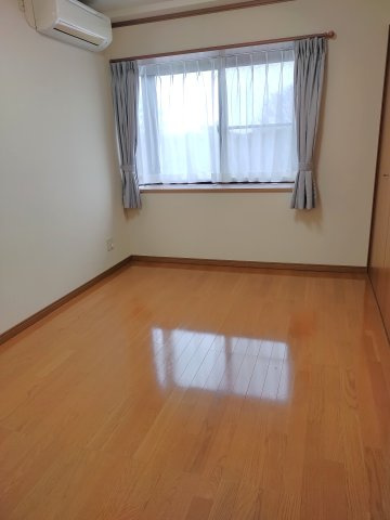 アーバンプレイスの洋室