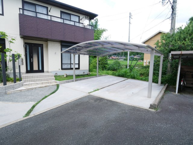 江良戸建ての駐車場