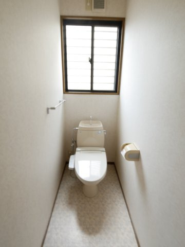 江良戸建てのトイレ