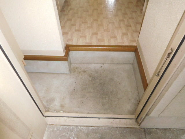 ヴィラ北平野Ⅰの玄関