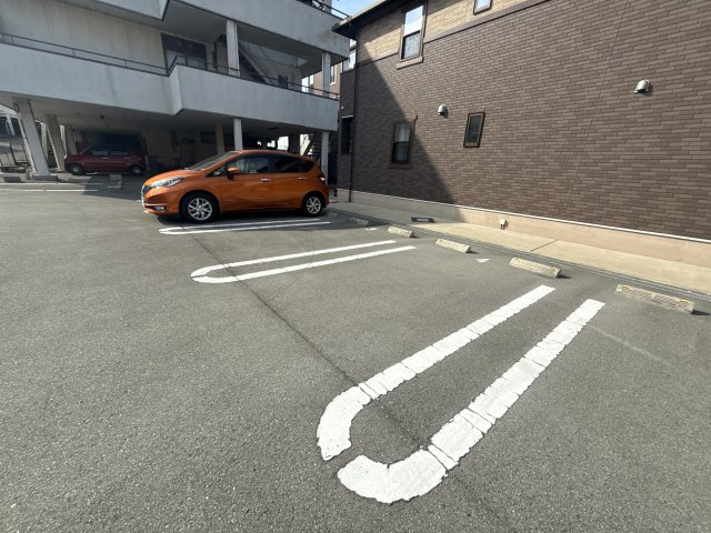 チエーロの駐車場