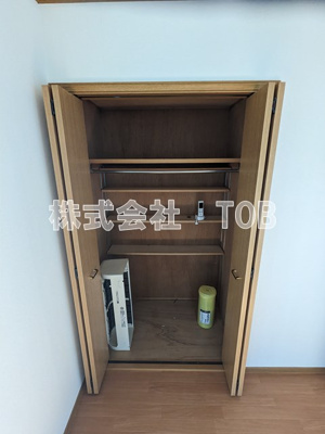 【収納】 | 石井邸（テラスハウス） | 洋室6帖　収納※クリーニング中の撮影※