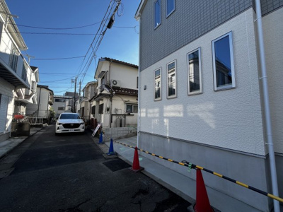 【前面道路含む現地写真】 | 綾瀬市大上3丁目新築戸建　仲介手数料無料（売主）