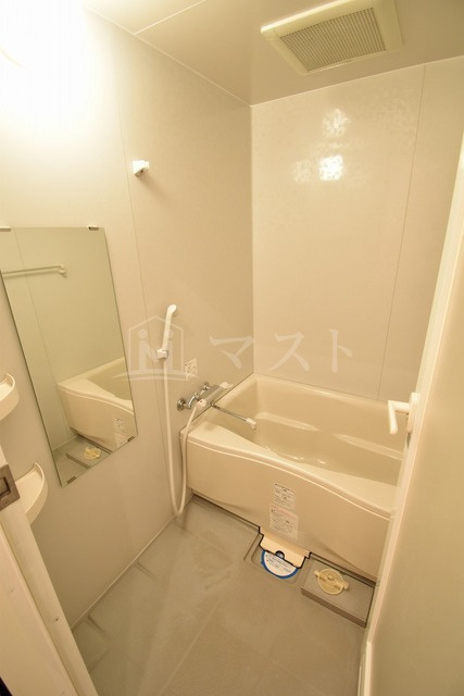 ロワジール　クスノキの浴室