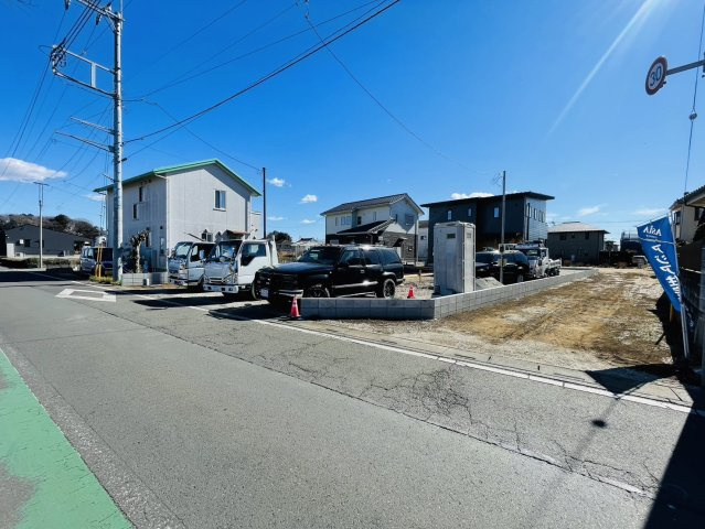 敷地面積１５０坪　売地　狭山市北入曽の前面道路含む現地写真|前面道路道路含む外観　前面道路5.0ｍ公道です♪