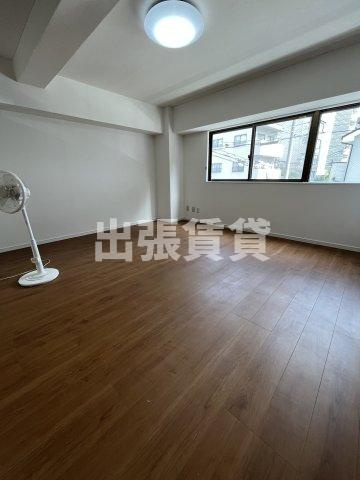 仲介手数料0円！メゾン新栄の居間・リビング