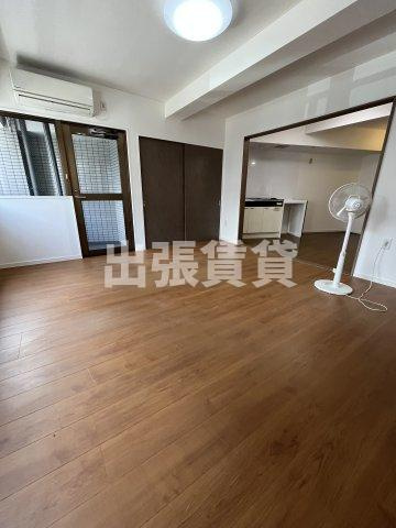 仲介手数料0円！メゾン新栄の居間・リビング