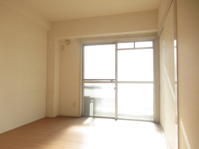 津田ビルの寝室