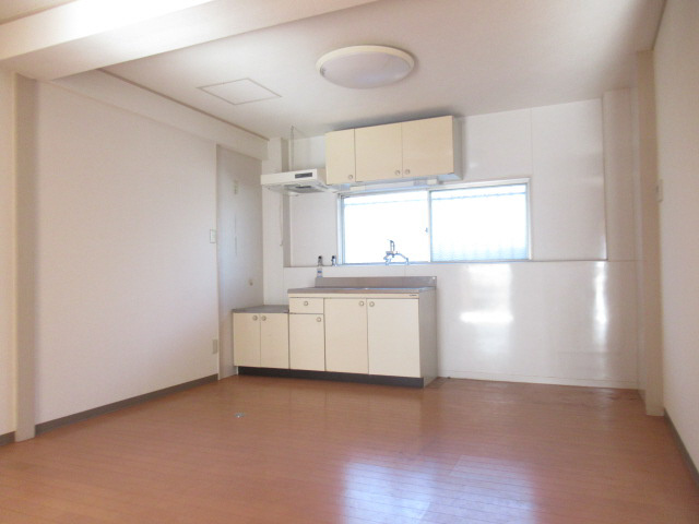 津田ビルの居間・リビング