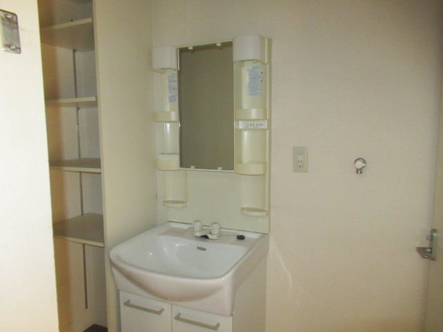 津田ビルの洗面所