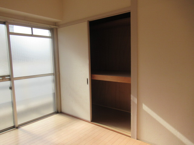 津田ビルの収納