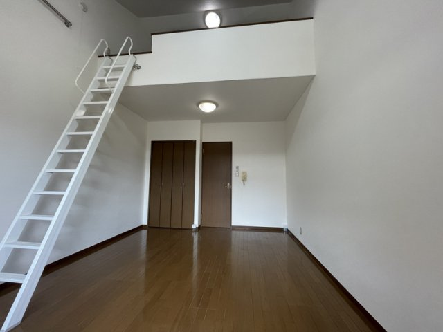 メゾンモンテピッコロの居間・リビング