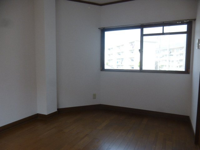 ハイツ日山の寝室
