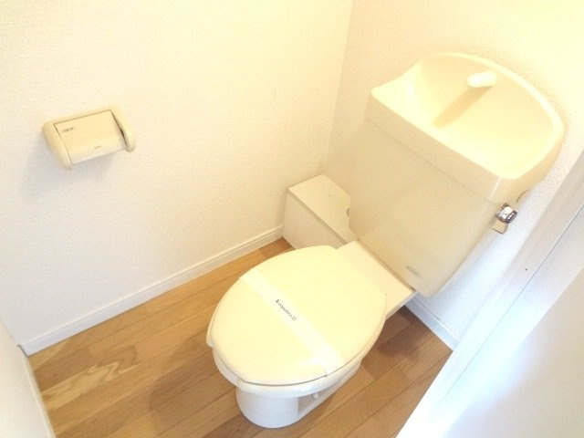 レオパレスＳｕｎｓｈｉｎｅⅡのトイレ|風呂トイレ別！