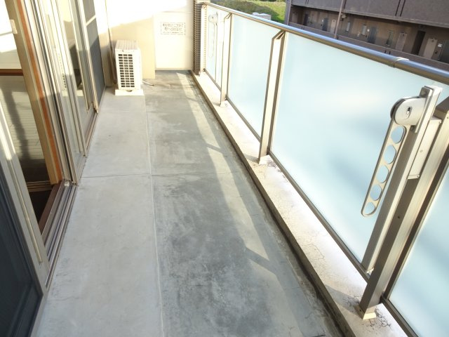 リバーズマンション築捨Ⅱのバルコニー