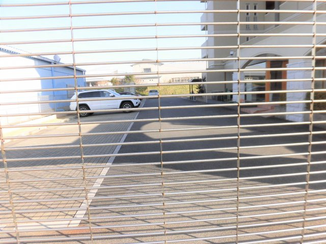 リバーズマンション築捨Ⅱの駐車場