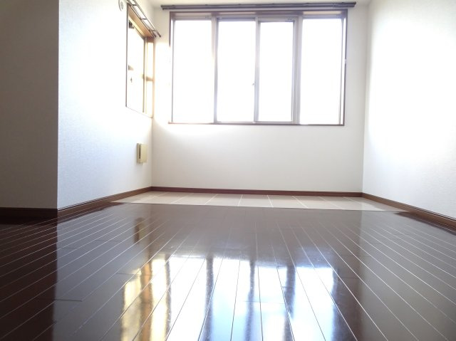 リバーズマンション築捨Ⅱの洋室