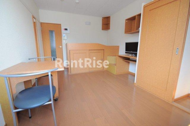 レオパレスＨＡＹＡＳＨＩ２の寝室|すぐに新生活が始められる家具家電付！カーテンも付いてます。